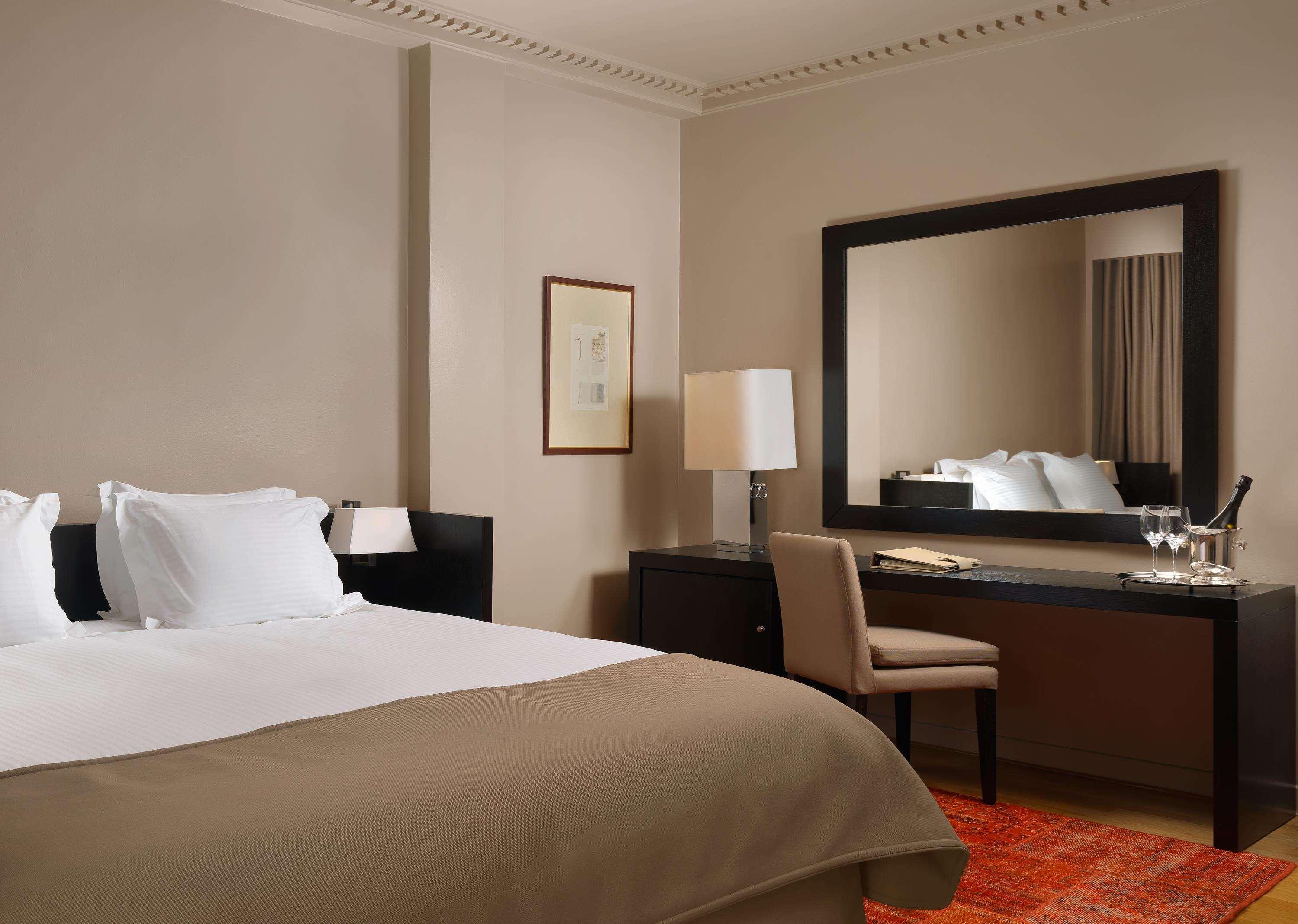Njv 아테네 플라자 호텔 객실 사진 A bedroom at the hotel