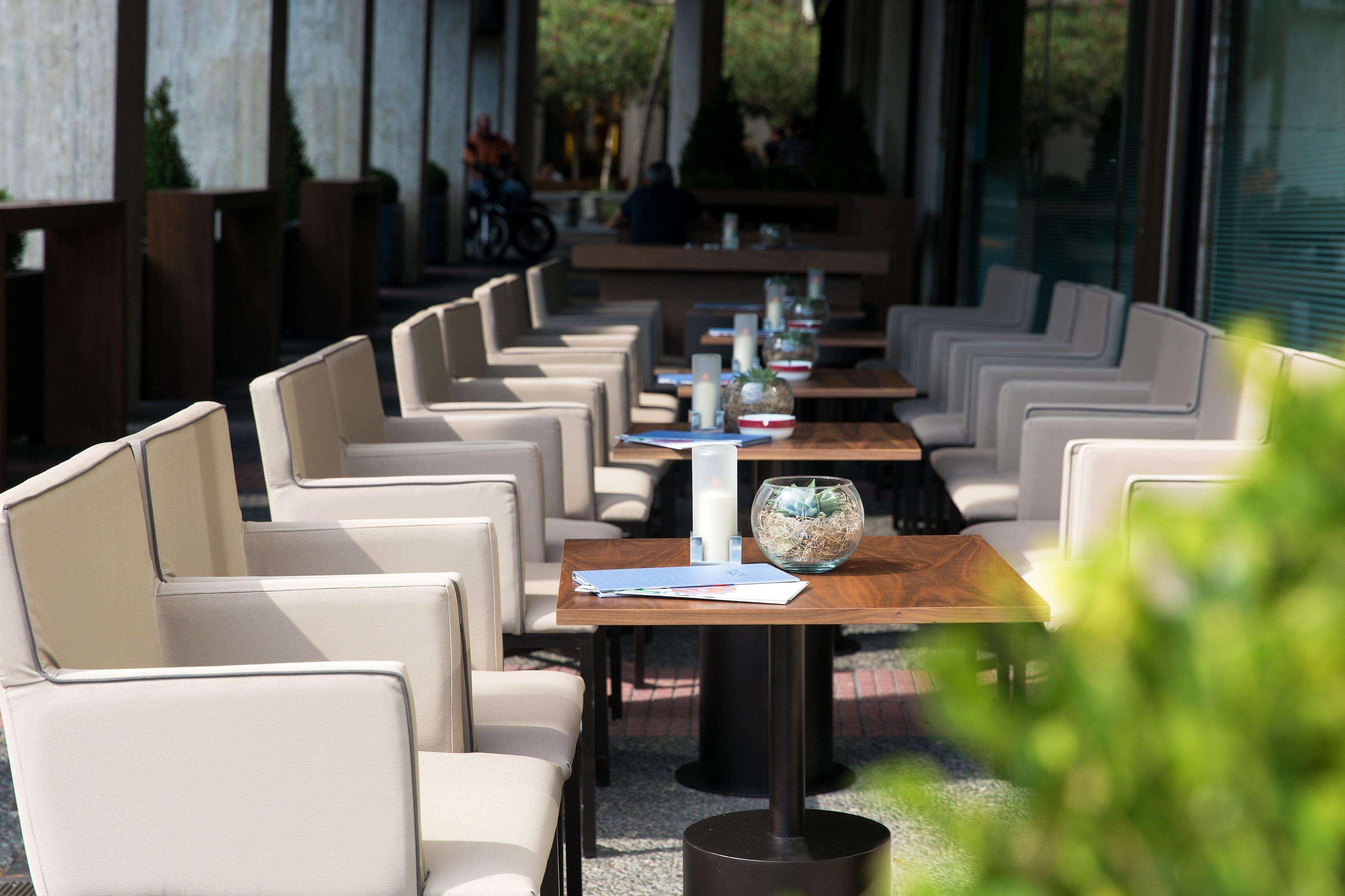 Njv 아테네 플라자 호텔 레스토랑 사진 The lobby of the hotel