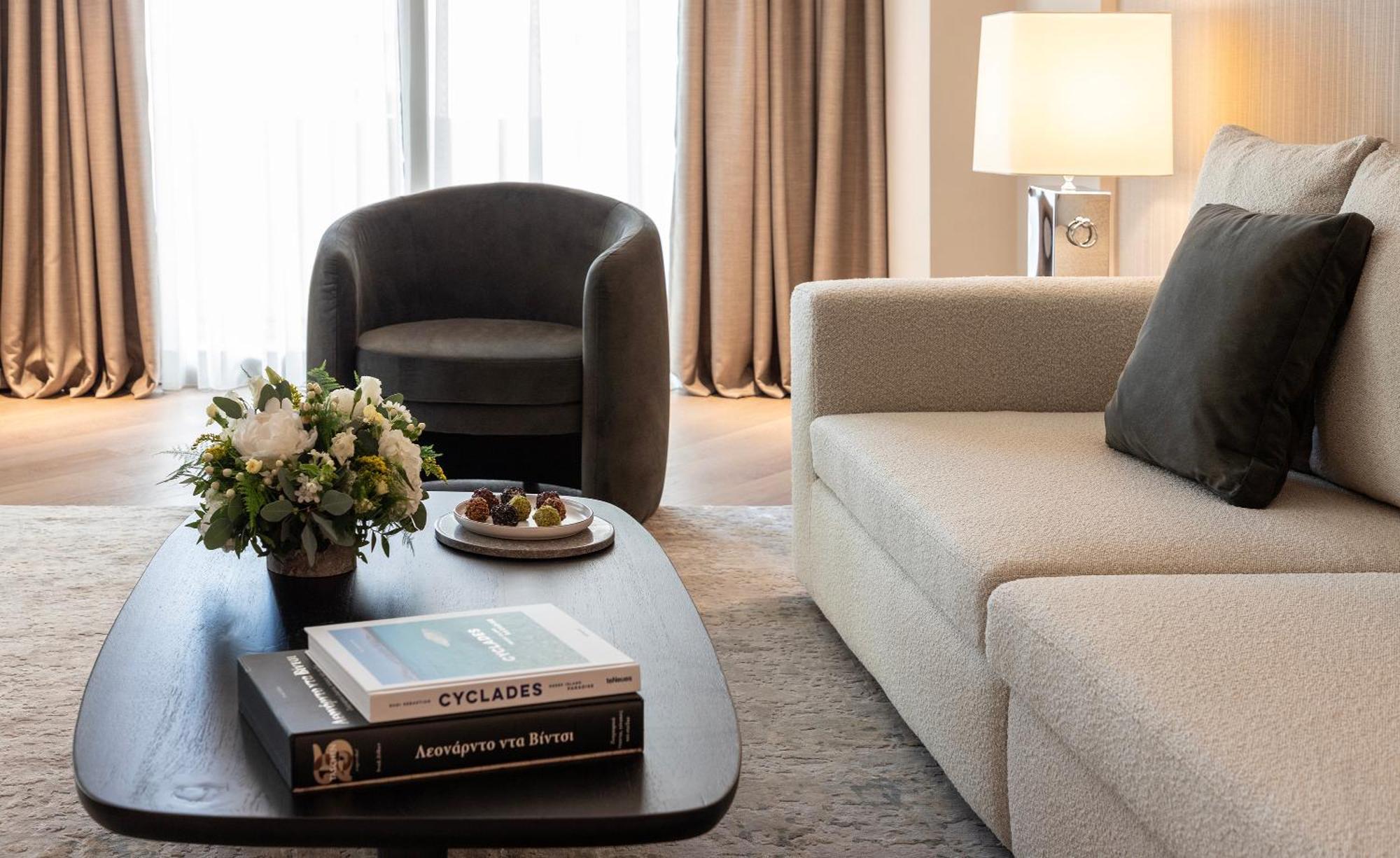 Njv 아테네 플라자 호텔 외부 사진 A living room at the hotel
