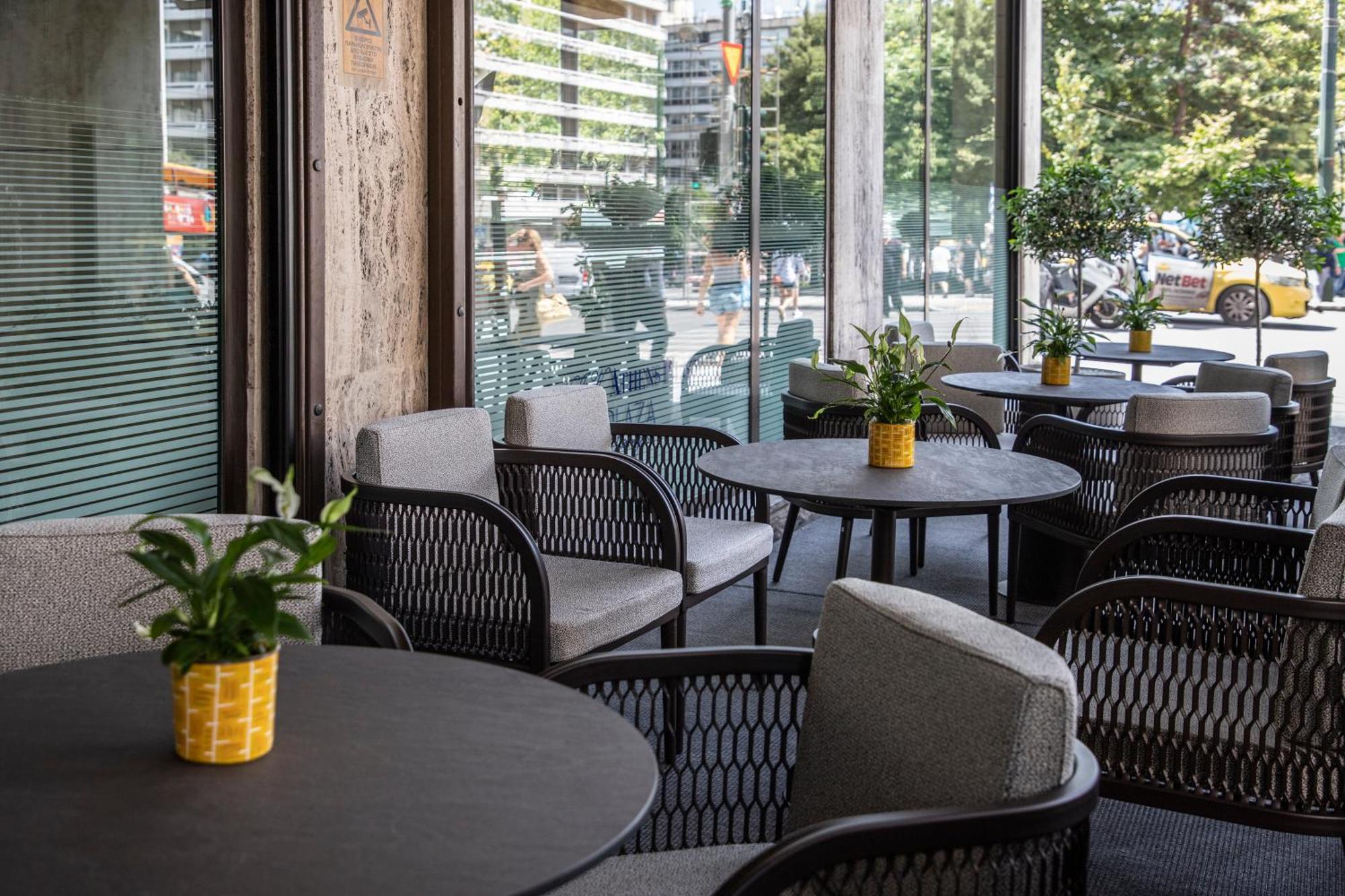 Njv 아테네 플라자 호텔 외부 사진 Interior of the restaurant